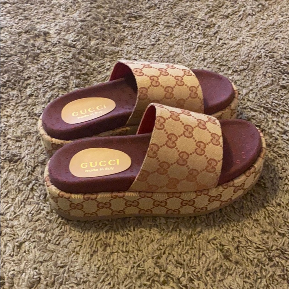 Gucci slide sandal